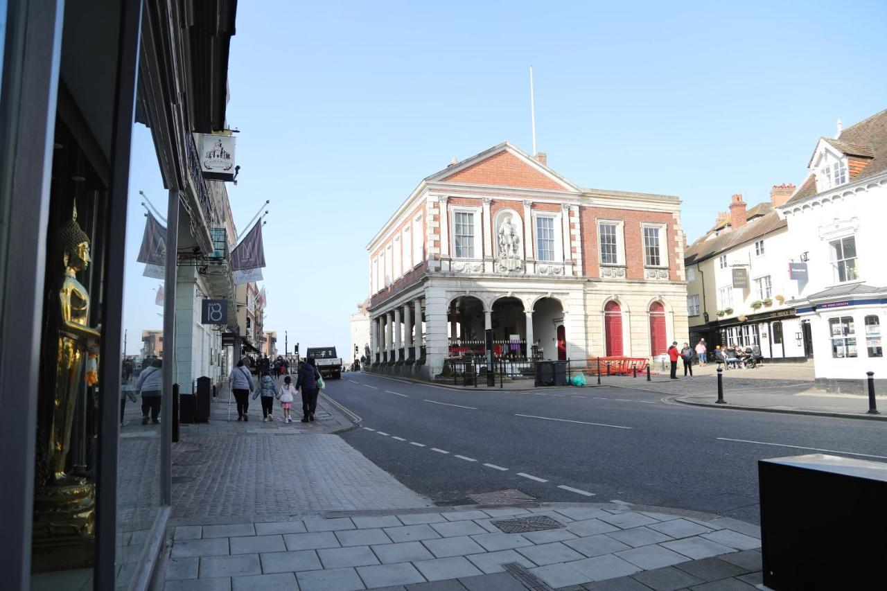 Letting Serviced Apartments - Guards View, Windsor Dış mekan fotoğraf