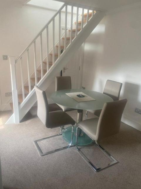 Letting Serviced Apartments - Guards View, Windsor Dış mekan fotoğraf